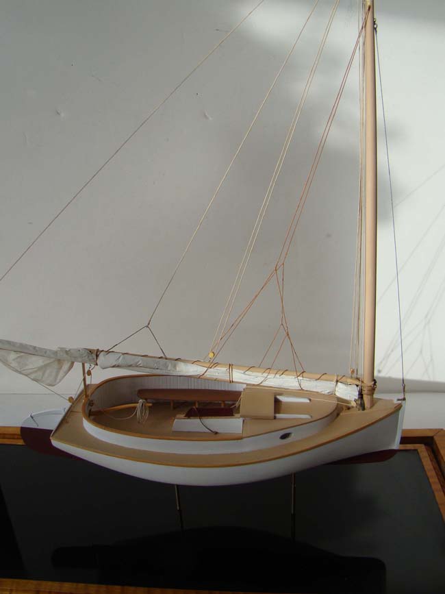 A fine scratch built model of a circa 1900 "CROSBY" Catboat — image 4